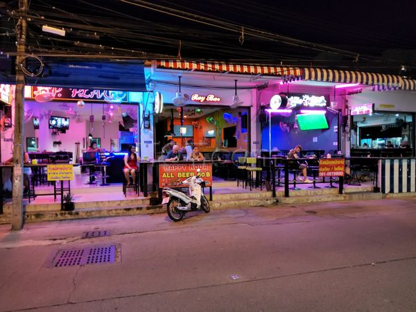 Beer Bar / Go-Go Bar Pattaya, Thailand Ray Bar