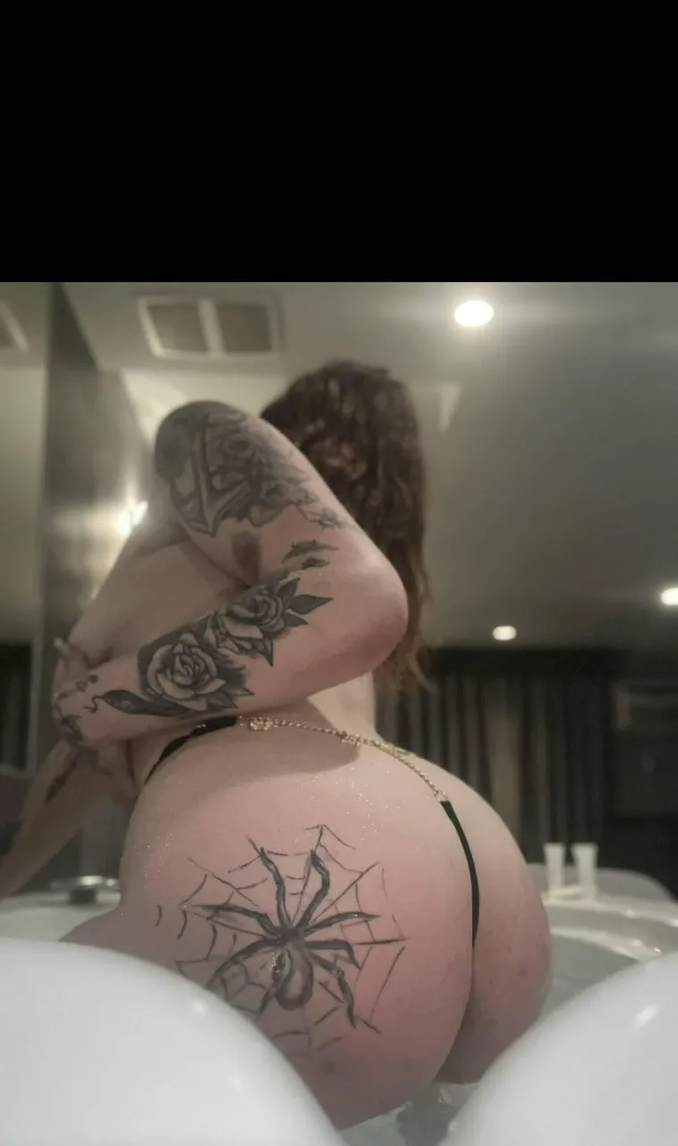 Escorts Niagara Falls, Ontario Chloe