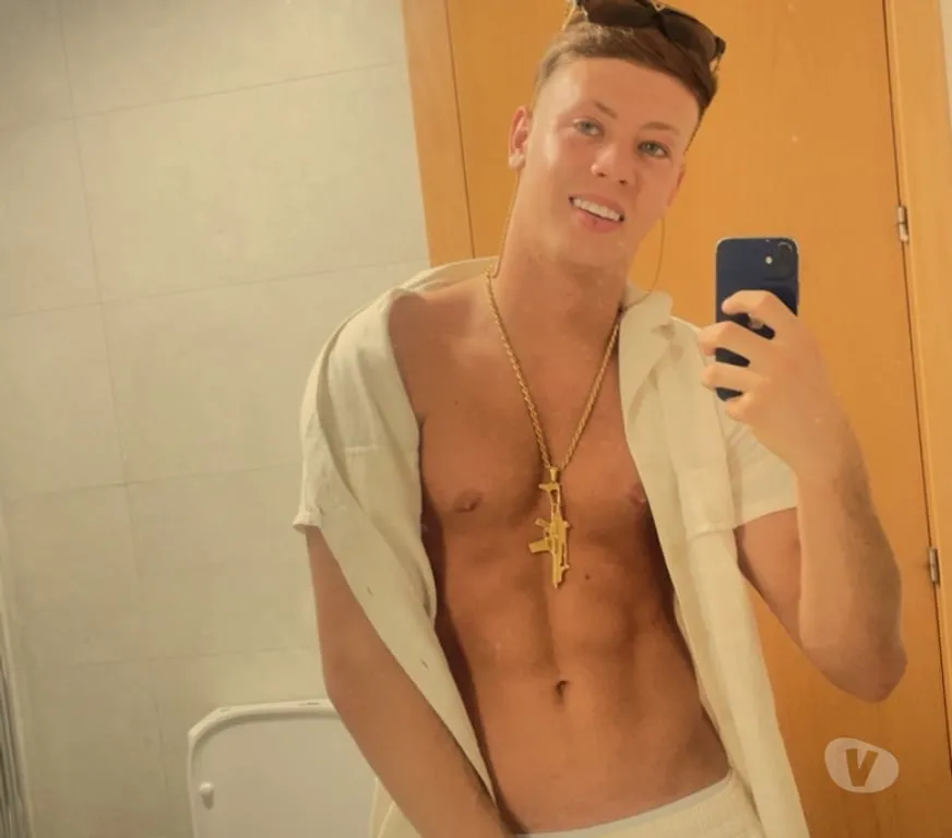 Escorts Leeds, England Lewis gay escort