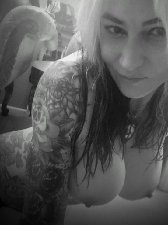 Escorts Huntington Beach, California Tattooed_nympho_Kat