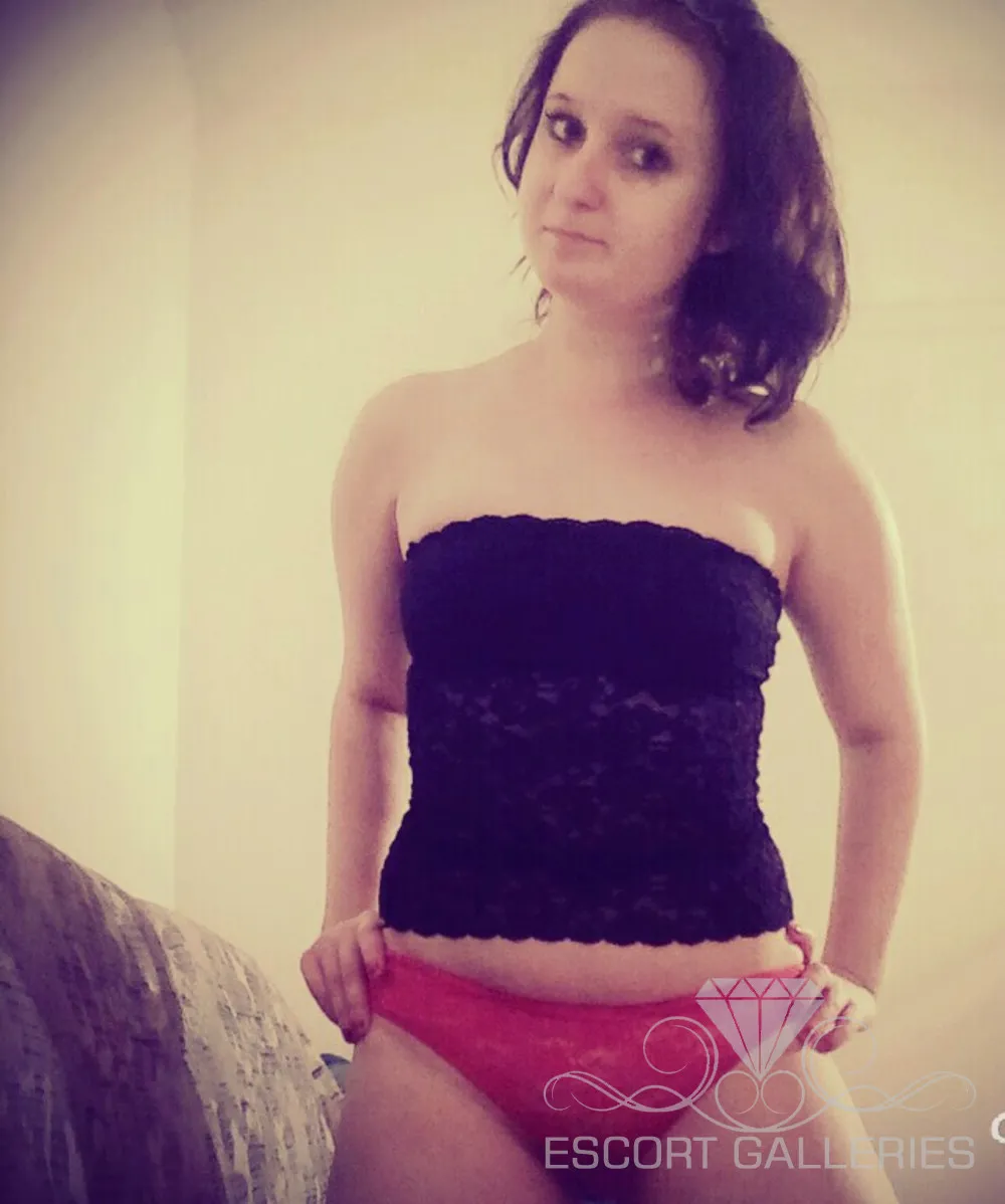 Escorts Essen, Germany Veronika