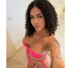 Escorts Northampton, England TS VIP EXPERIENCE