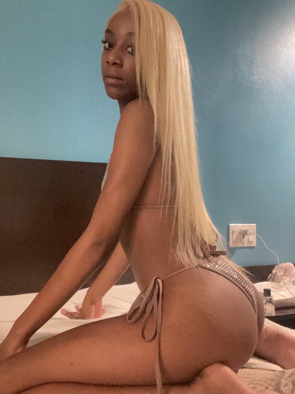 Escorts Hartford City, Indiana INCALL & OUTCALL! Sexy 😍 petite ebony Tight 💋 WET 💦 Creamy pussy