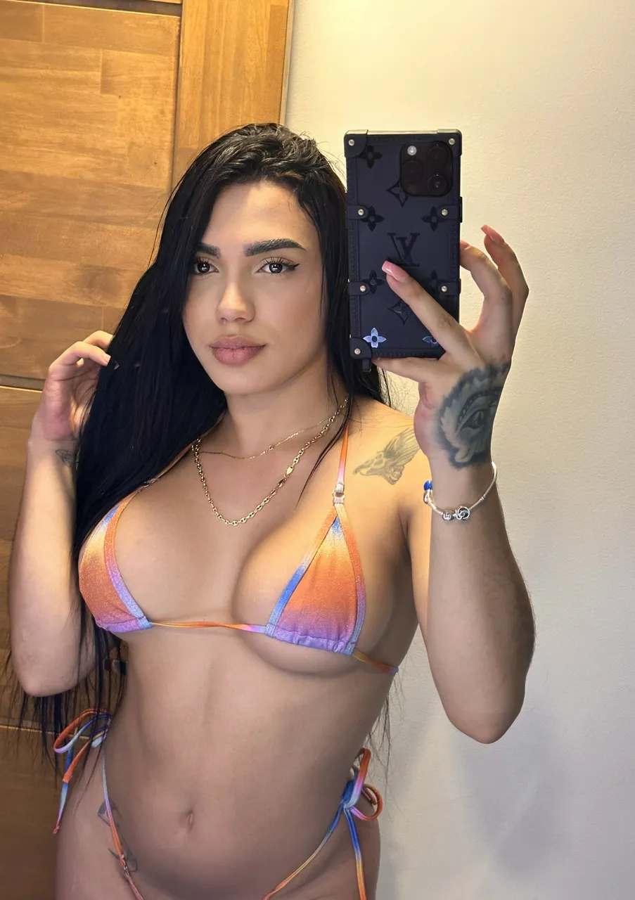 Escorts Medellin, Colombia Camila