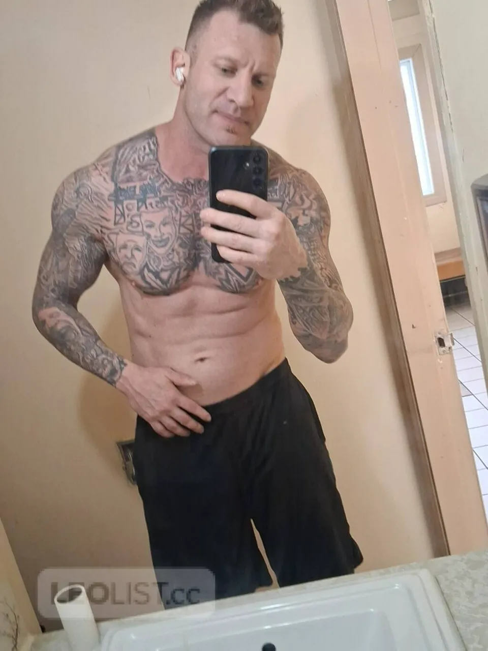 Escorts Calgary, Alberta Larry