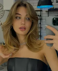 Escorts Paris, France HUT