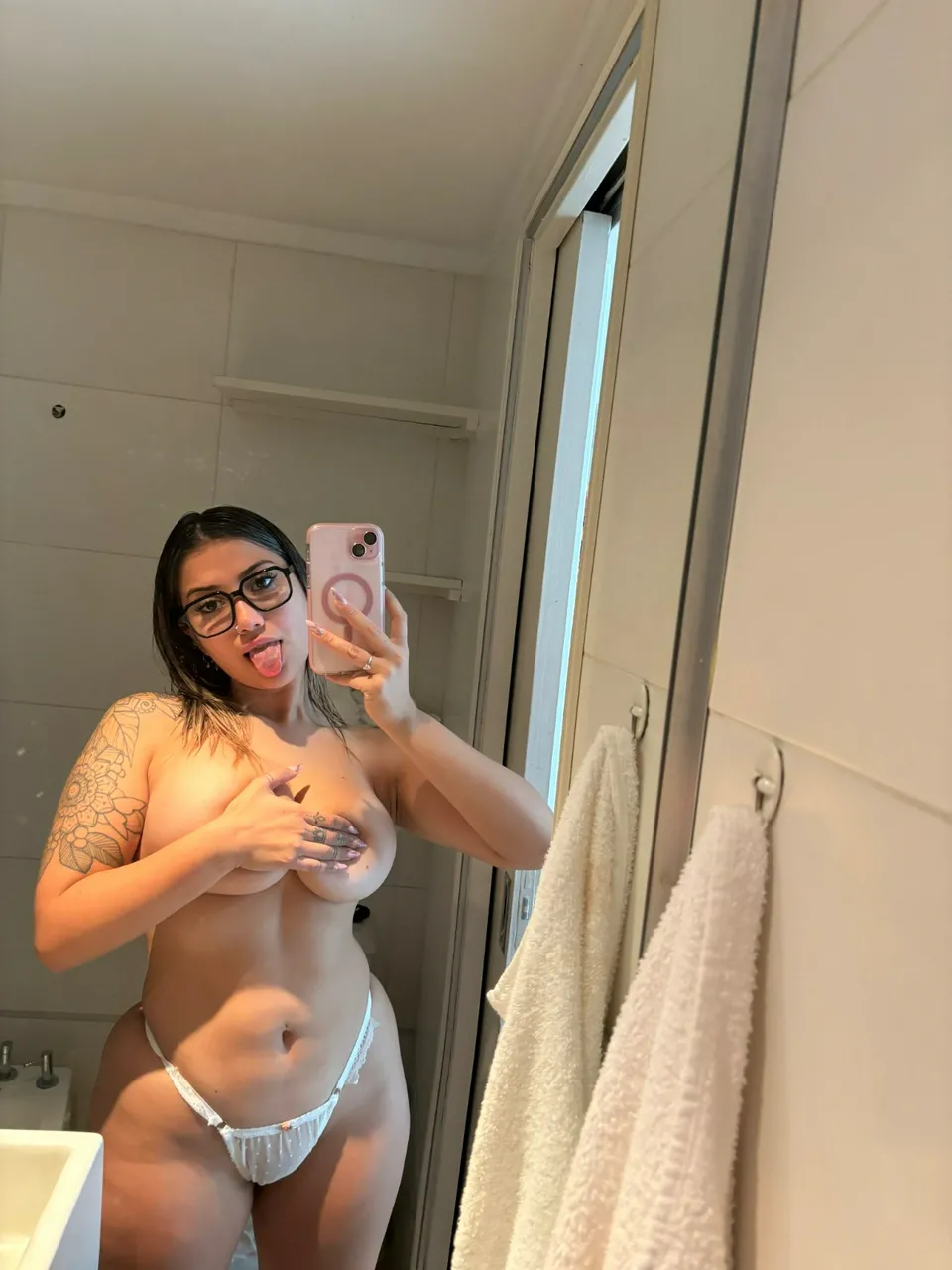 Escorts Oshawa, Ontario Jas