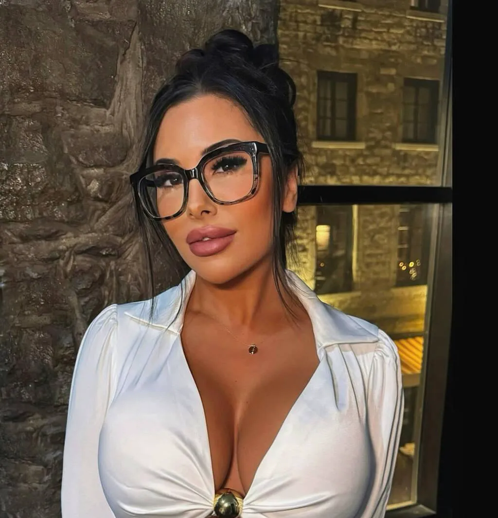 Escorts Montreal, Quebec Penny Morelli