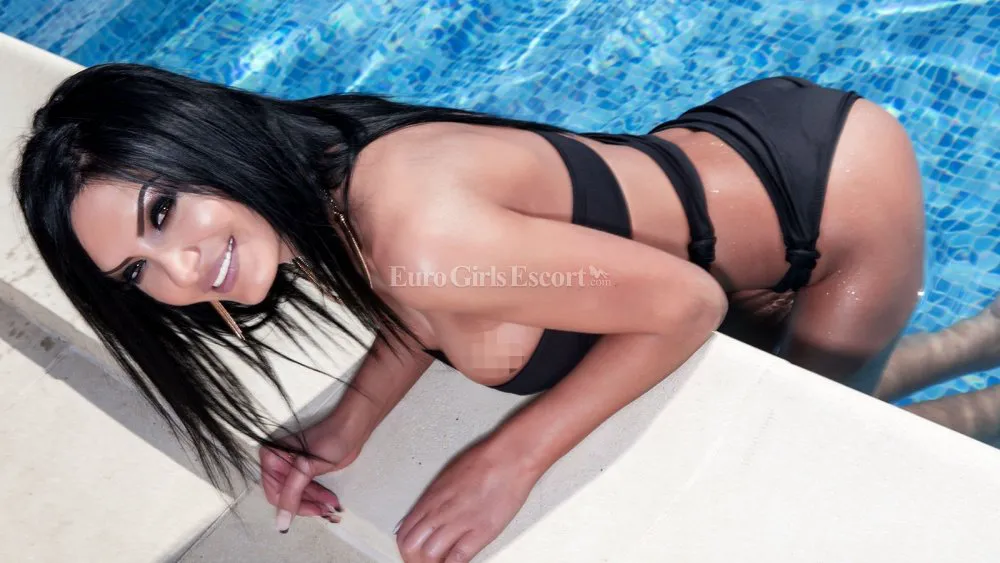 Escorts London, England Cristina