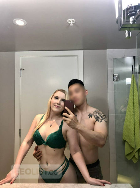 Escorts Burnaby, British Columbia Live Voyeur/Cuckold/Forced Bi Fantasy with Pornstar M/F duo