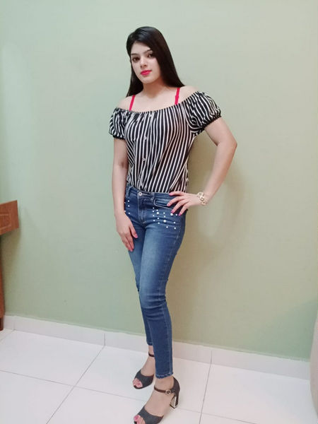 Escorts Abu Dhabi, United Arab Emirates Jiya Indian Girl