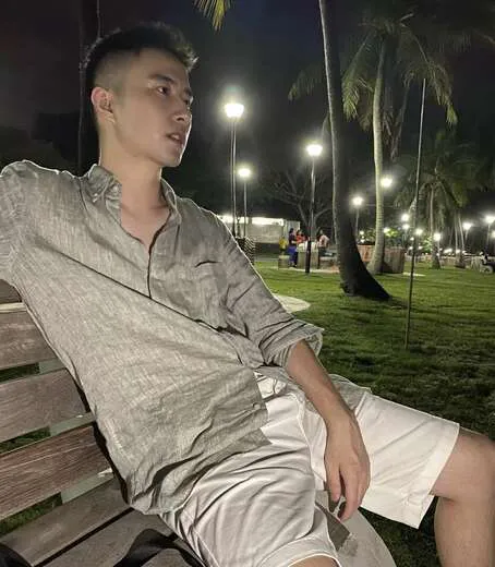 Escorts Boston, Massachusetts All American Asian boy