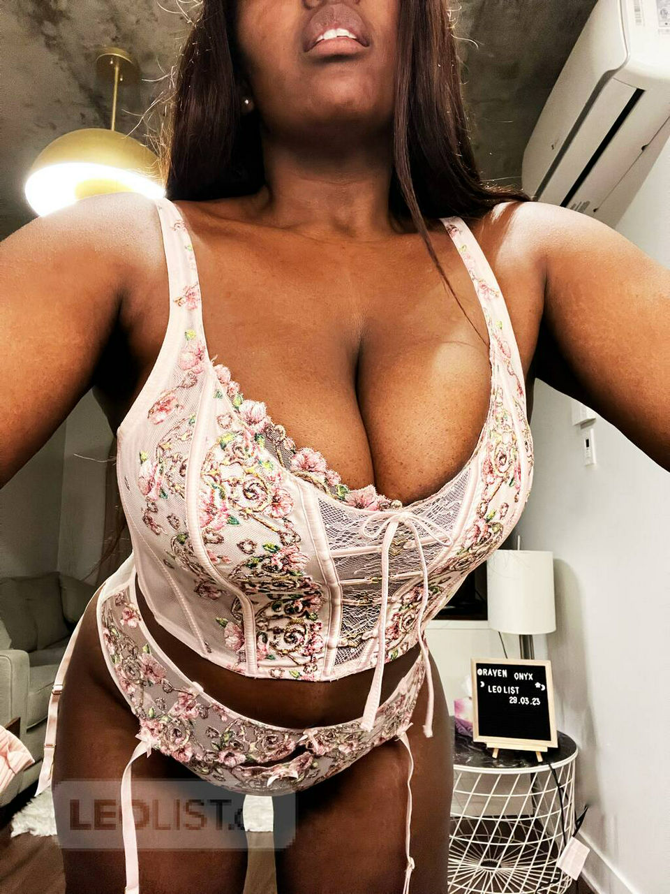 Last day 100$ special rate ~ Airport Area ~ Busty Ebony | Female Escorts in  Saskatoon Canada | - HOT.com