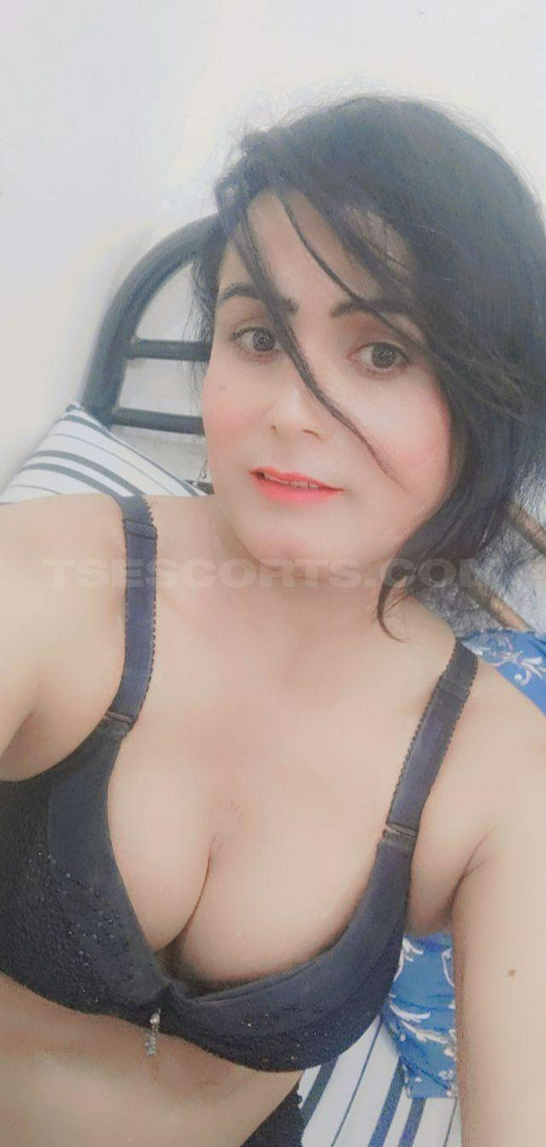 Escorts Lahore, Pakistan Nadiya butt