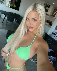 Escorts Pickering, Ontario Carol