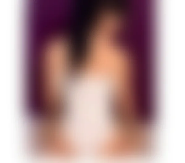 Escorts Thornton, England Hello, how are you? Nice to meet you Medeea kiss