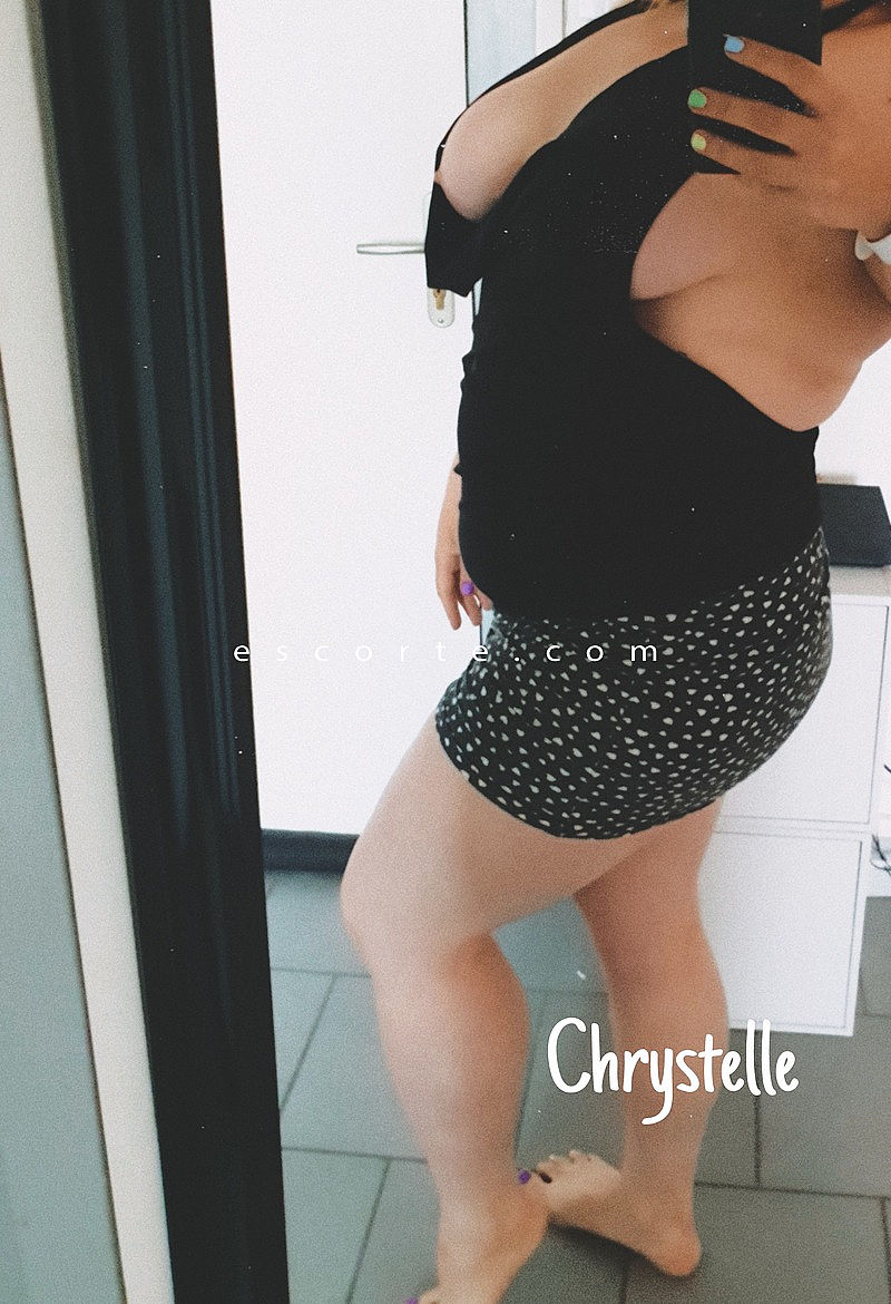 Escorts Clermont-Ferrand, France crystelle