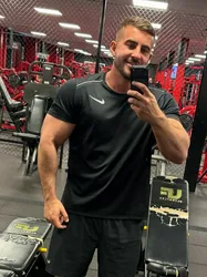 Escorts Durham, England StraightStevo