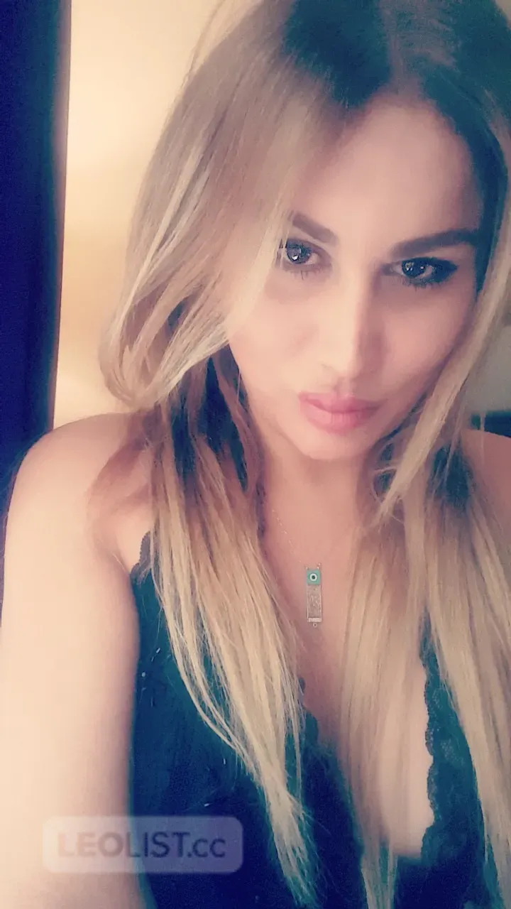 Escorts Mississauga, Ontario Hung