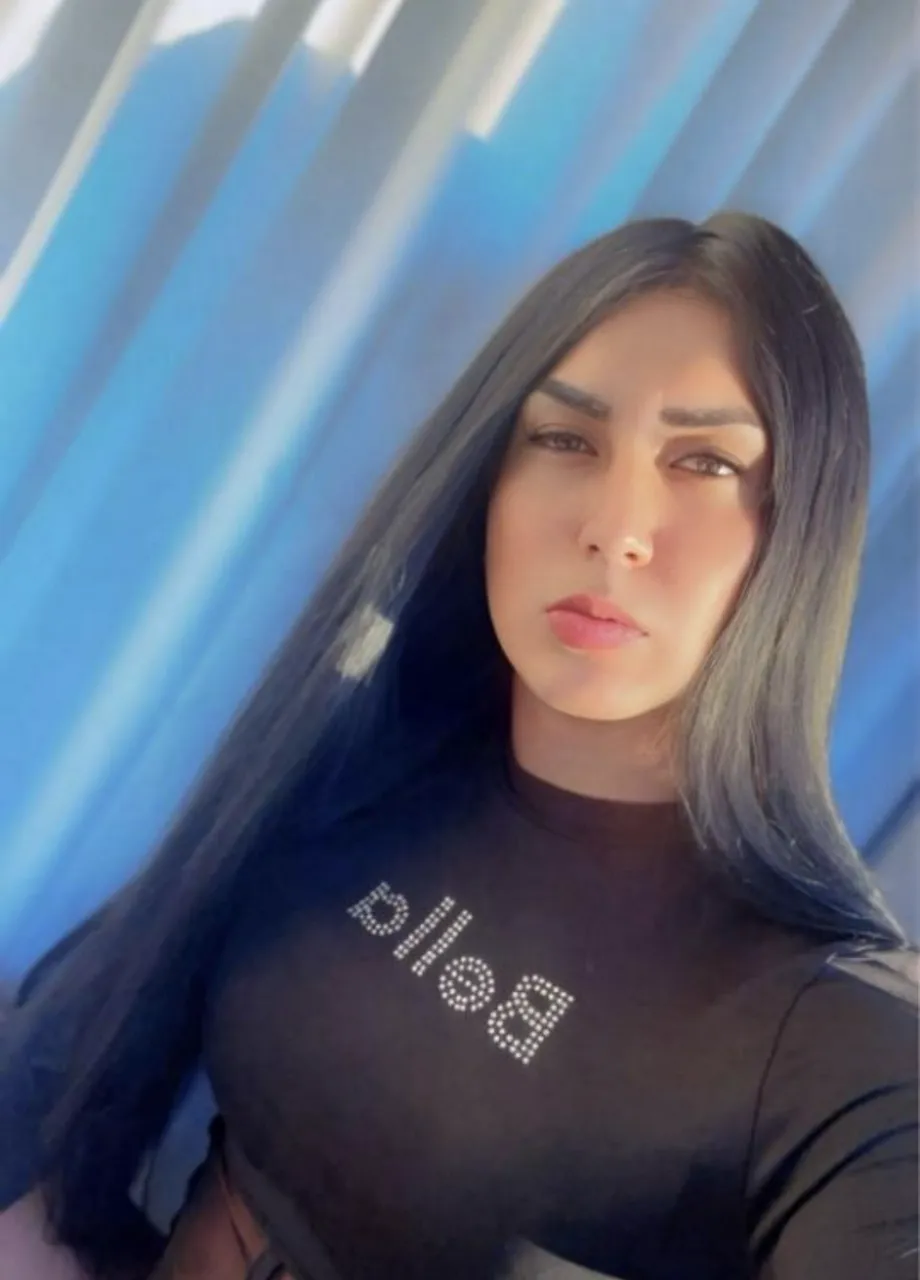 Escorts Chicago, Illinois Chanel 8 inches