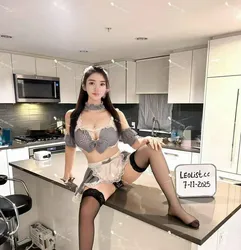 Escorts Vancouver, British Columbia No c Guildford mall