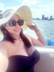 Escorts Miami, Florida Chica cubana con 9 pulgadas reales dispuesta a cumplir tus fantasas totalmente funcional.