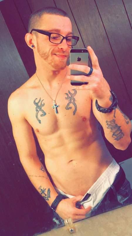 Escorts Monroe, Michigan Wanna feel the heat with this Country Guy? 💯