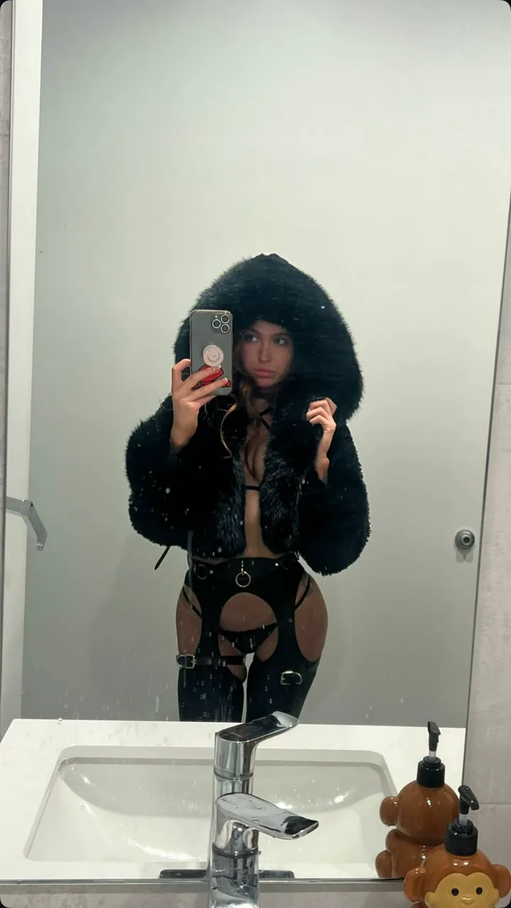 Escorts Belleville, Ontario 💋 Meet Zoey — Your Ultimate Pleasure 💋