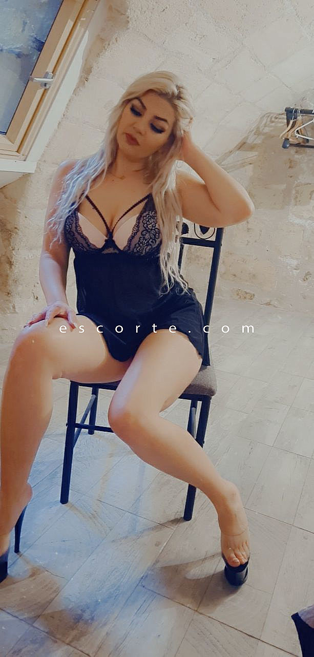 Escorts Agde, France Anais