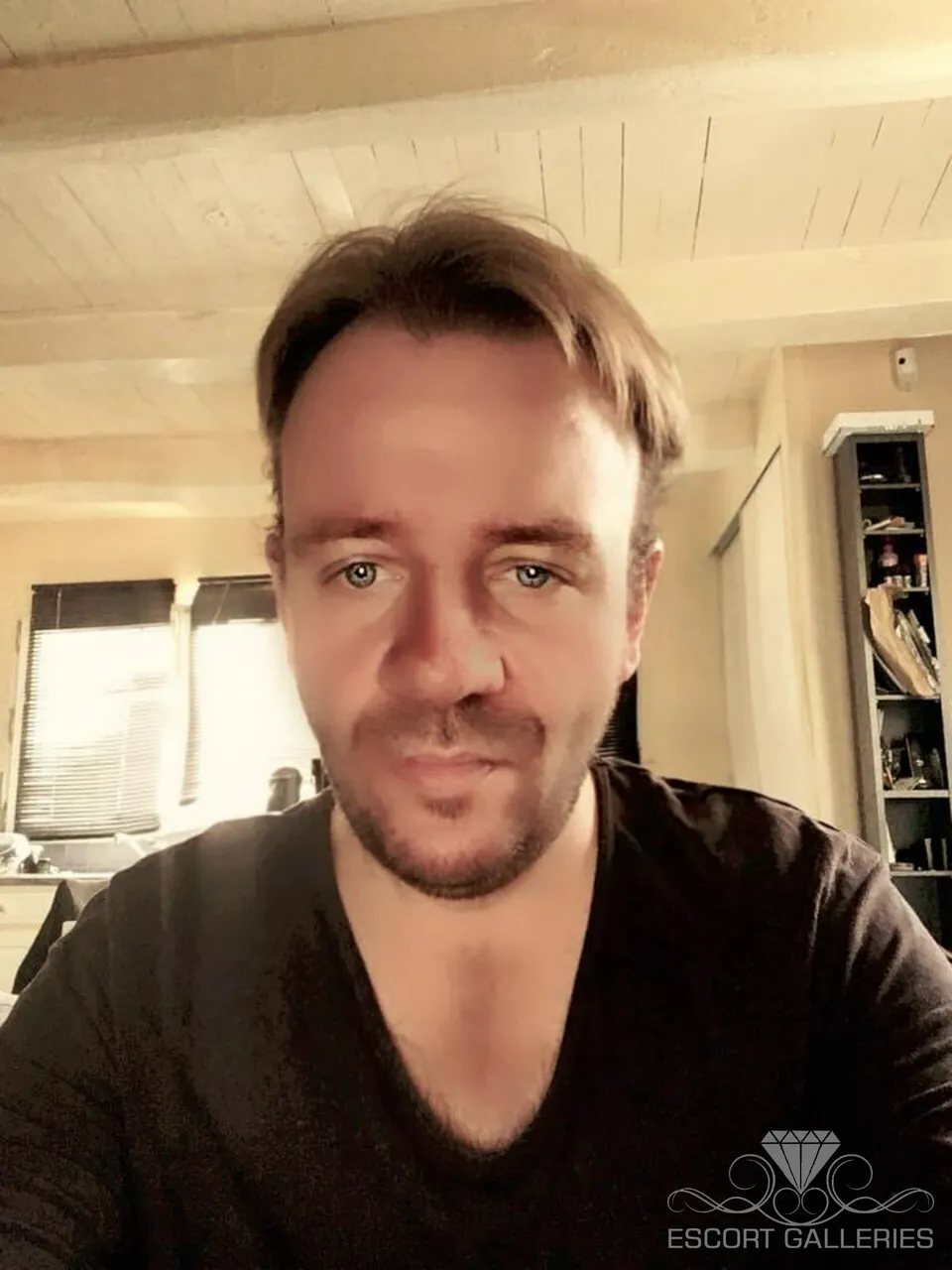 Escorts La Rochelle, France Dylan