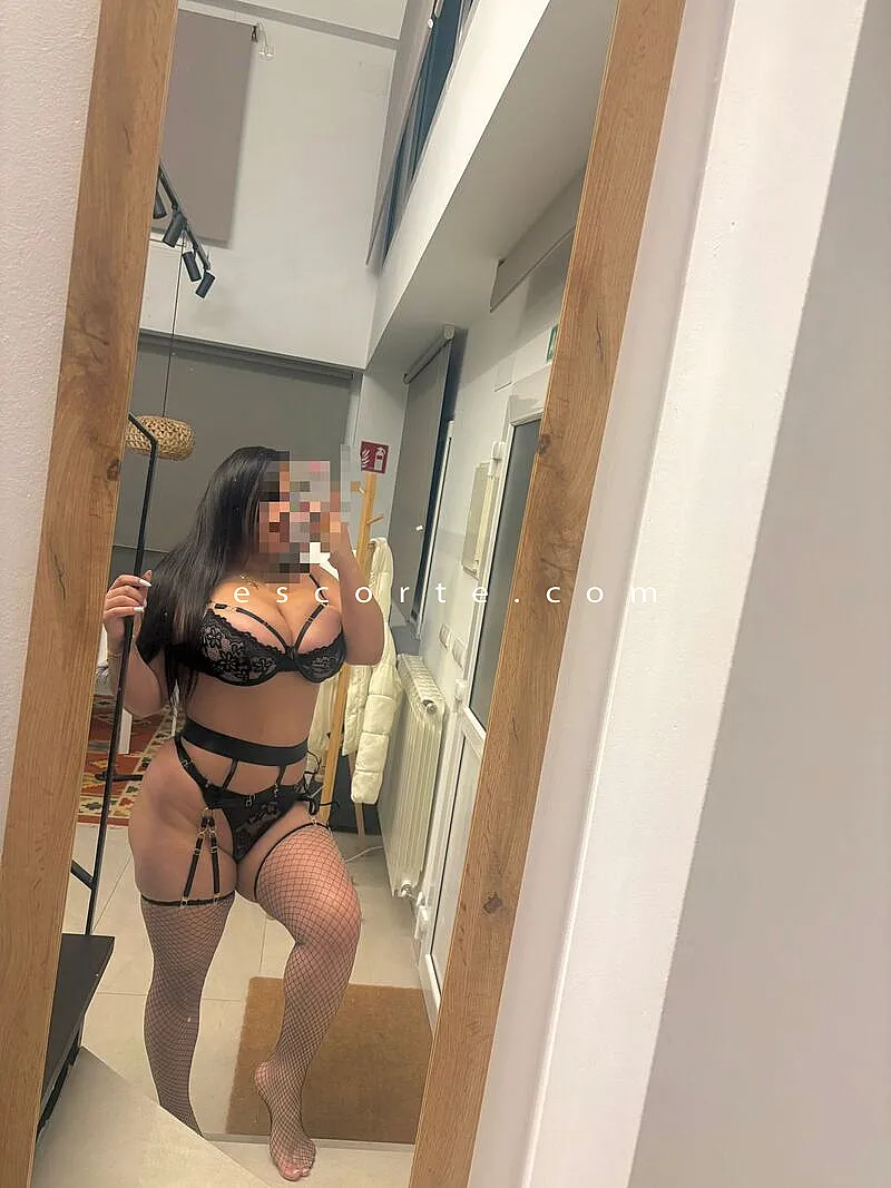 Escorts Rennes, France Lucy