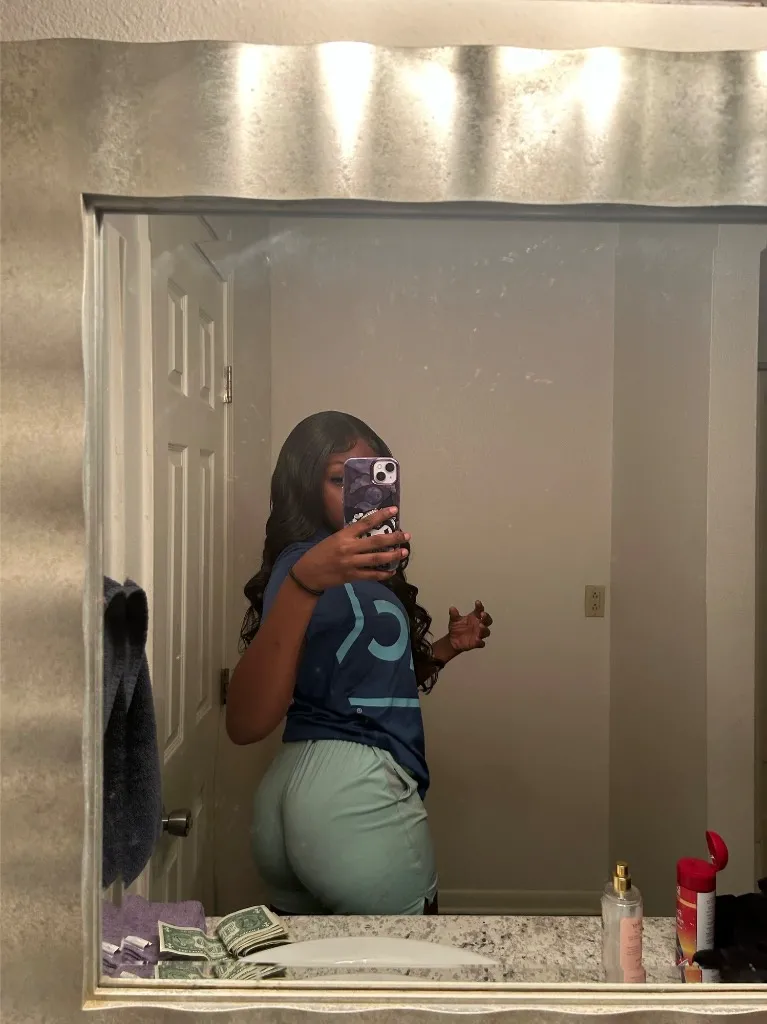 Escorts Palm Springs, California The origonal chocolate baddie 😛 Avaliable now - 20