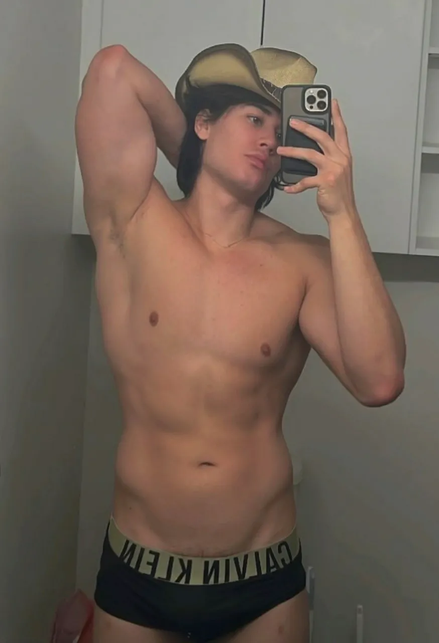 Escorts London, England cutehotboy69