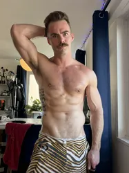 Escorts Chicago, Illinois Luc_herenow