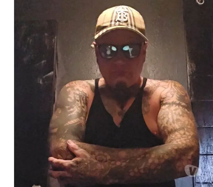 Escorts Leeds, England Mature ALPHA MALE seeks NAUGHTY BUT NICE FEMALE FUN