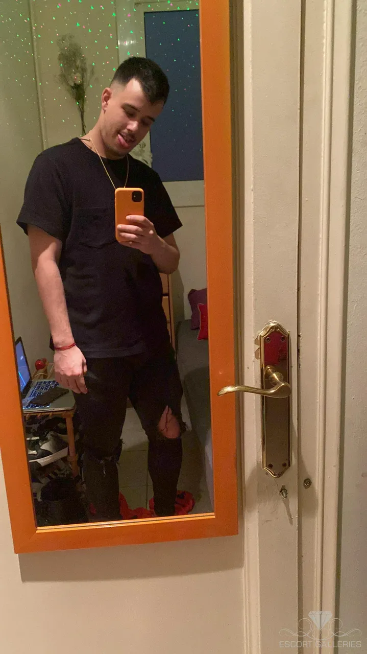 Escorts Hamburg, Germany Daviles Ferrara