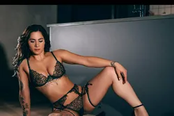Escorts Vancouver, British Columbia JAYDEN Stone