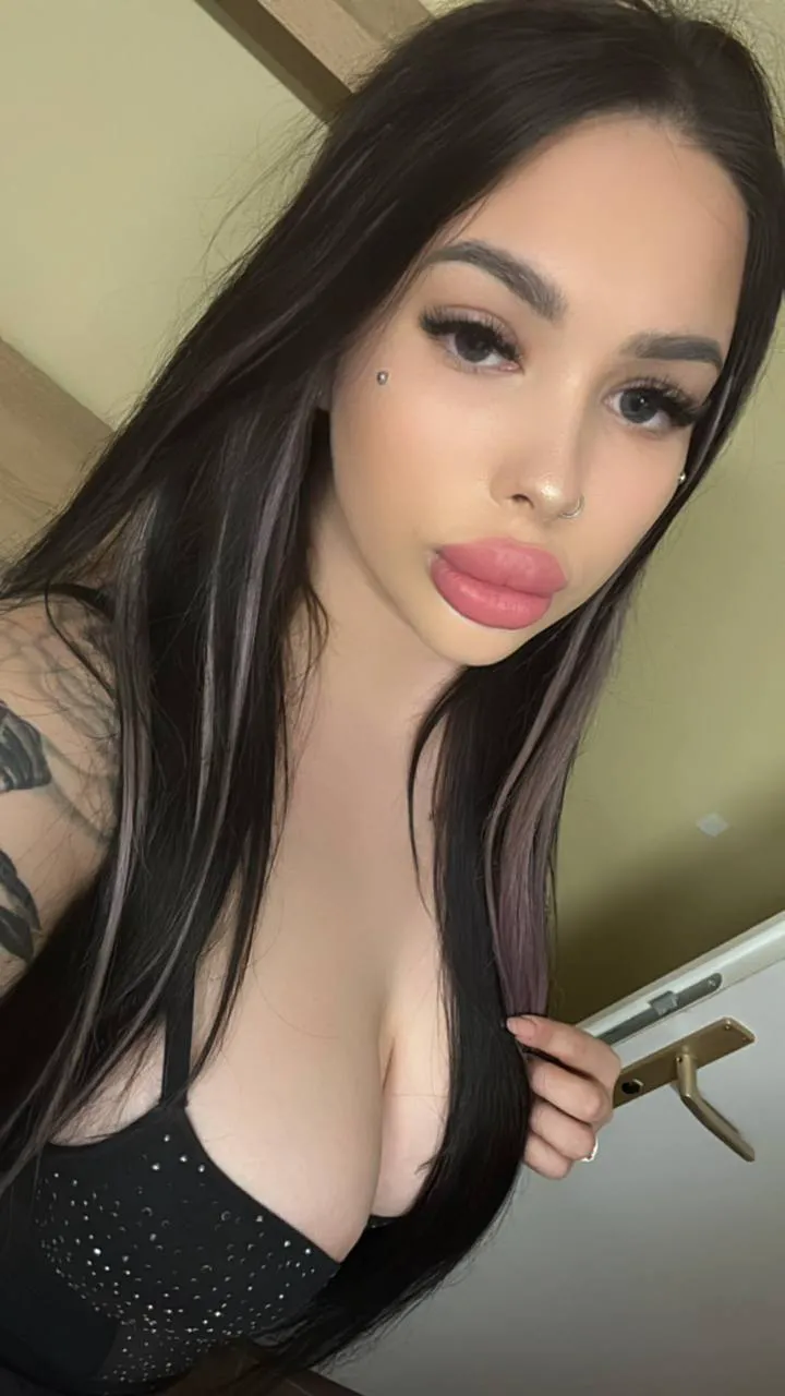 Escorts Tallinn, Estonia Arina