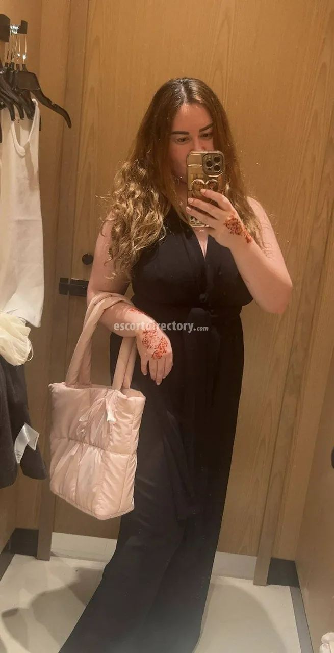 Escorts Abu Dhabi, United Arab Emirates Abu Dhabi Queen