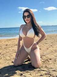 Escorts Abu Dhabi, United Arab Emirates Aurita New Sexy Love