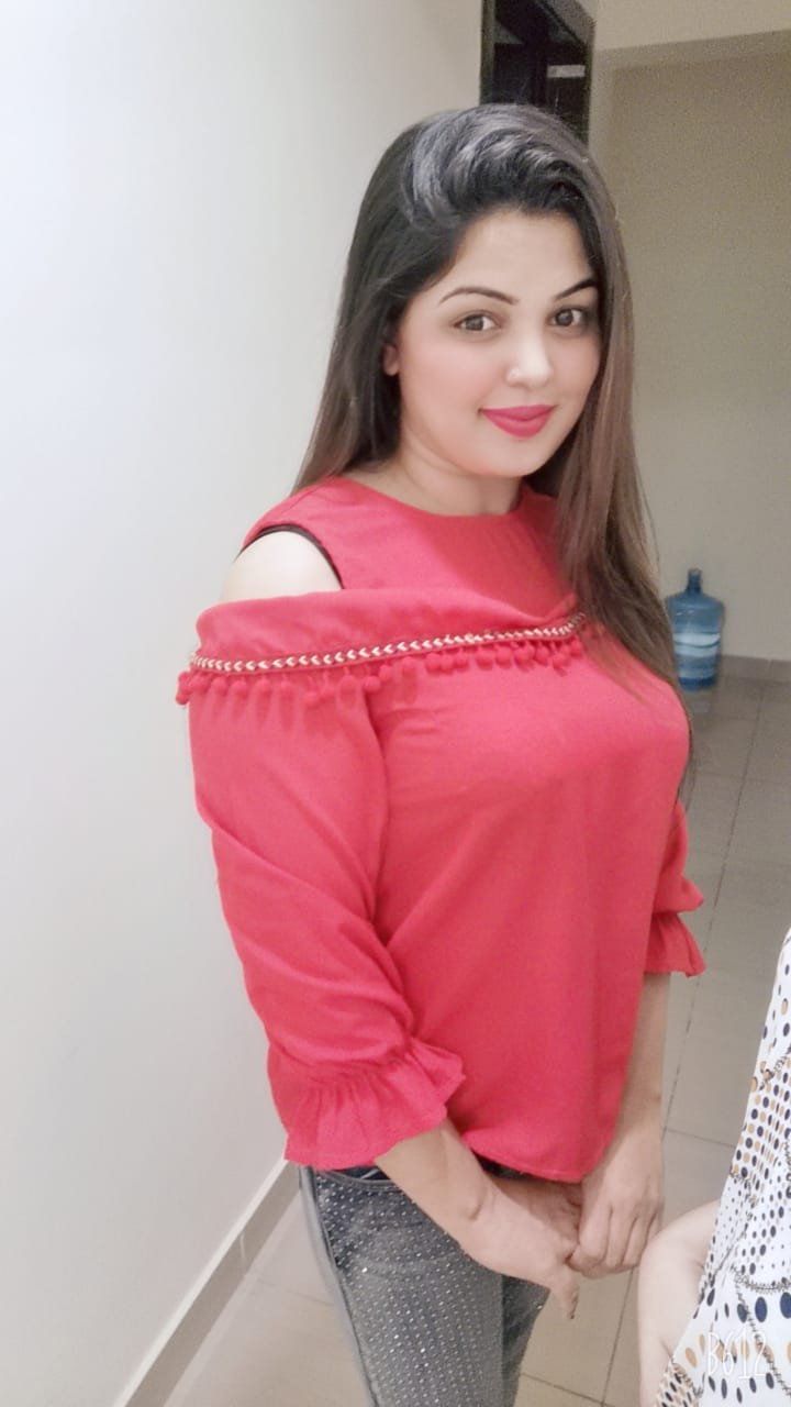 Escorts Dubai, United Arab Emirates Preeti Busty Milf