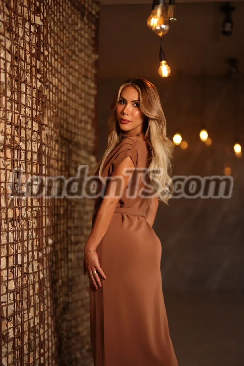 Escorts London, England Bianca