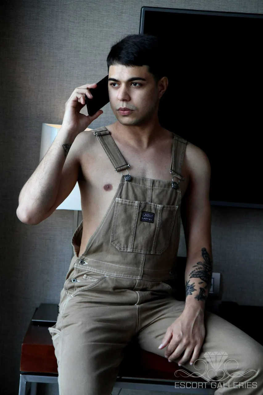 Escorts Dusseldorf, Germany null