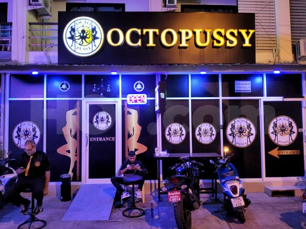 Bordello / Brothel Bar / Brothels - Prive Pattaya, Thailand Octopussy