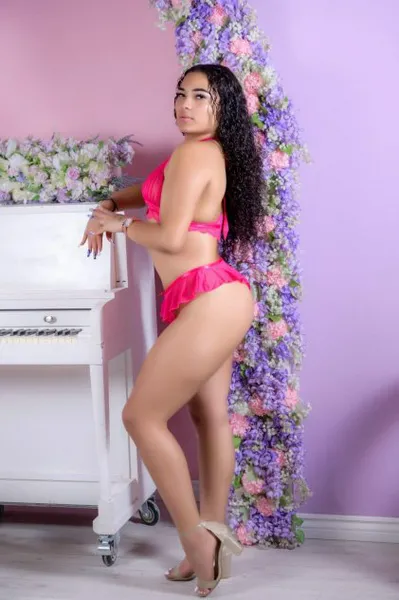 Escorts Miami, Florida Laura