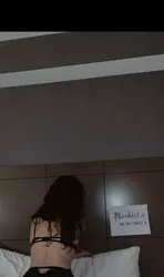 Escorts Windsor, Ontario * ｙｏｕｎｇ ｆｒｅａｋｙ K e l y