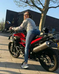 Escorts Amsterdam, Netherlands Sexy Transgender Escort Evana Hot