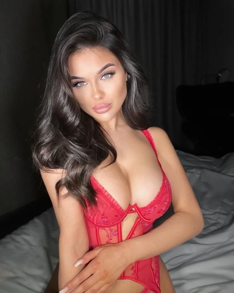 Escorts Dubai, United Arab Emirates Celina