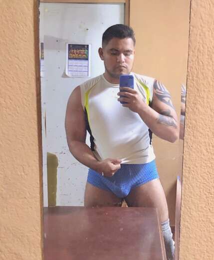 Escorts Pharr, Texas latin guy visiting the city