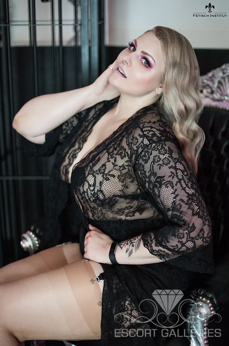 Escorts Berlin, Germany Lady Selina